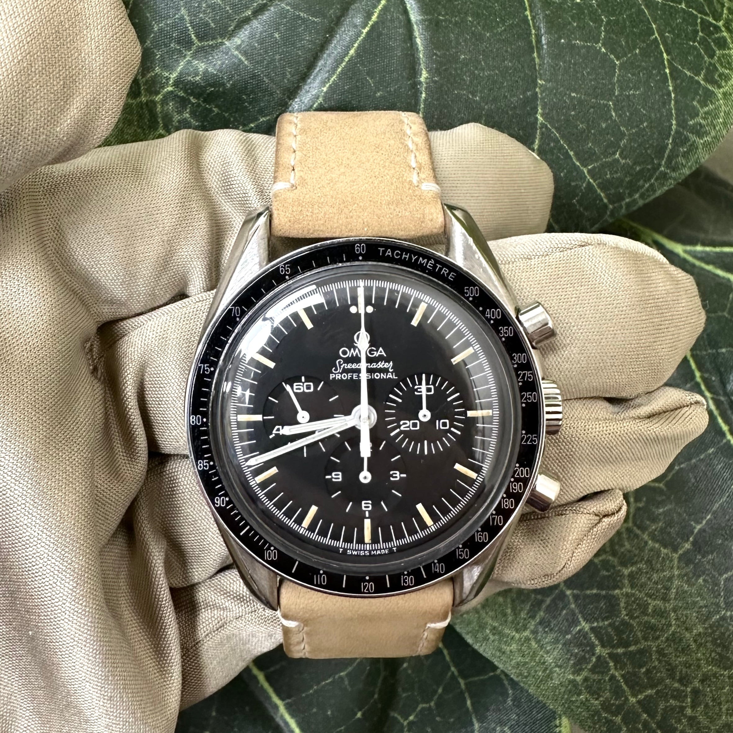 Omega speedmaster vintage leather strap hotsell