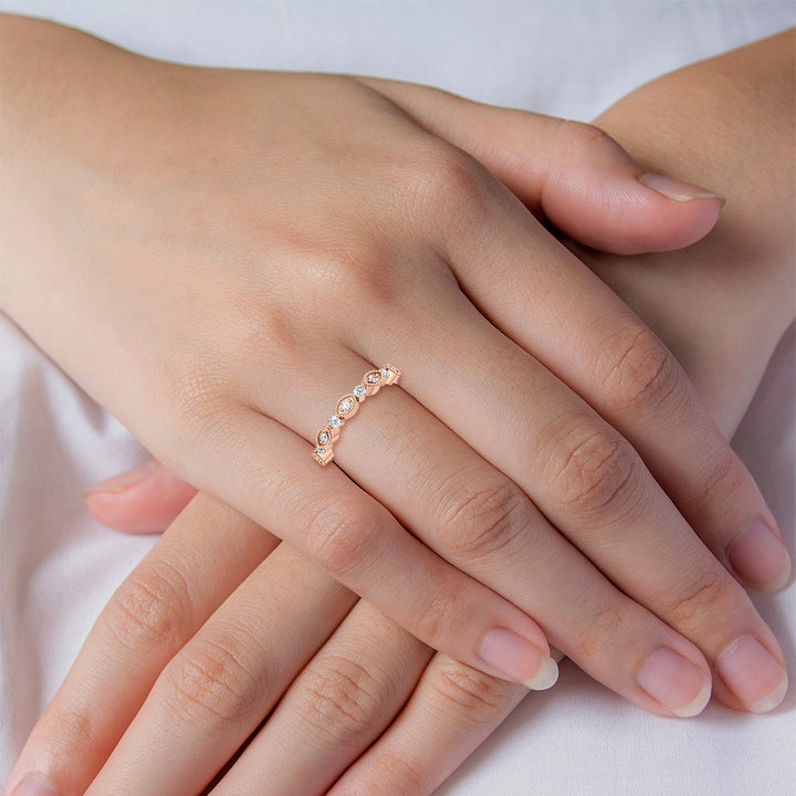 0.33ctw Round Brilliant Lab-Grown Diamond Scalloped Band in 14k Rose Gold