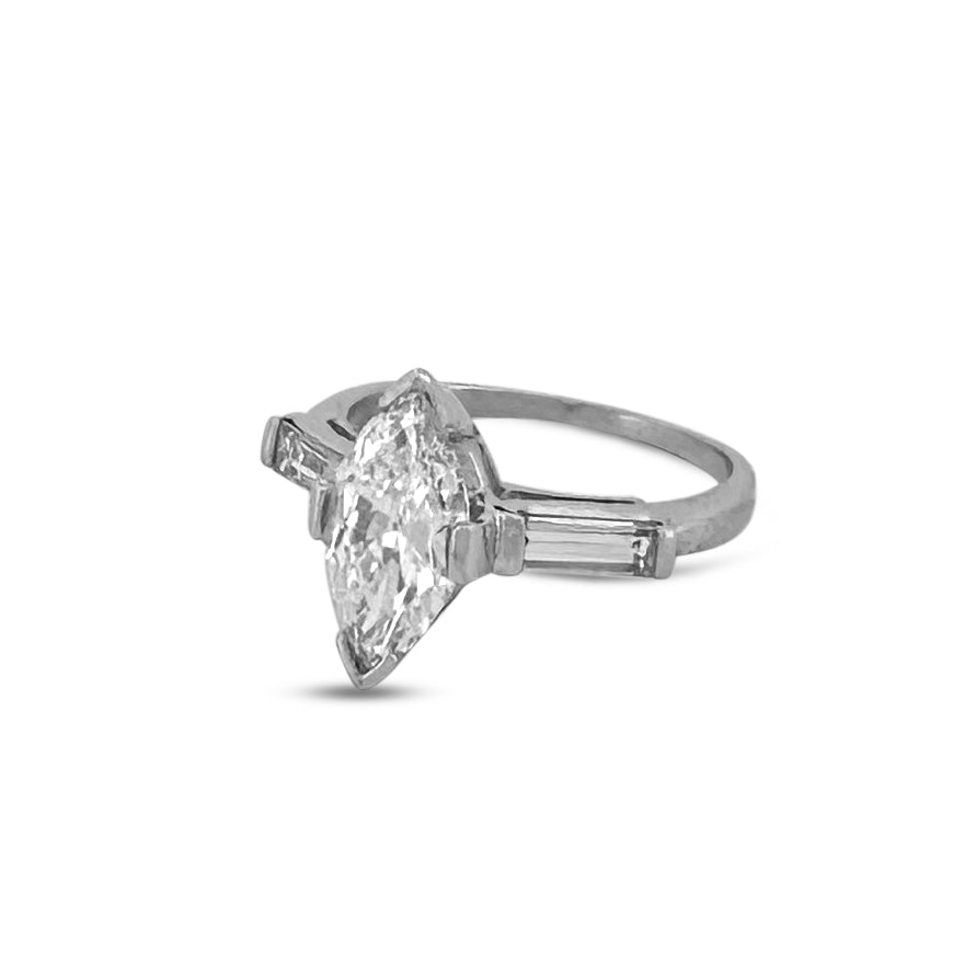 Vintage 1.50cts Marquise with Baguettes Natural Diamond Engagement Ring and Wedding Band Set in Platinum