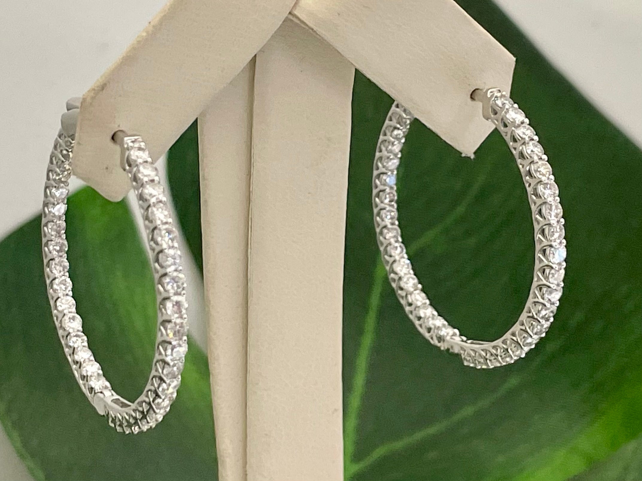 Fashion Earbob Jewelry 14K/18K Gold 0.3-1 Carat D E F Diamond Hoop Earrings  - China Diamond Earrings and Diamond Stud Earrings price | Made-in-China.com